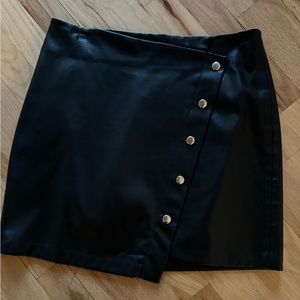 Berksha faux leather mini with snaps
